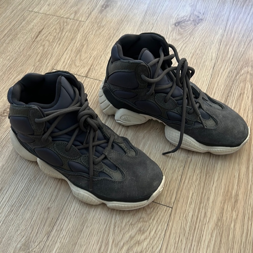 100% Authentic yeezy